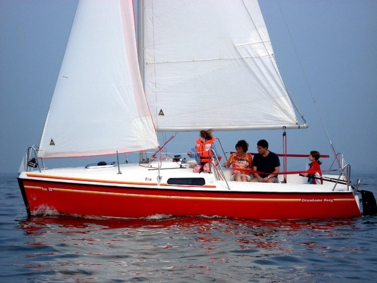 segelboot mit kajüte neu